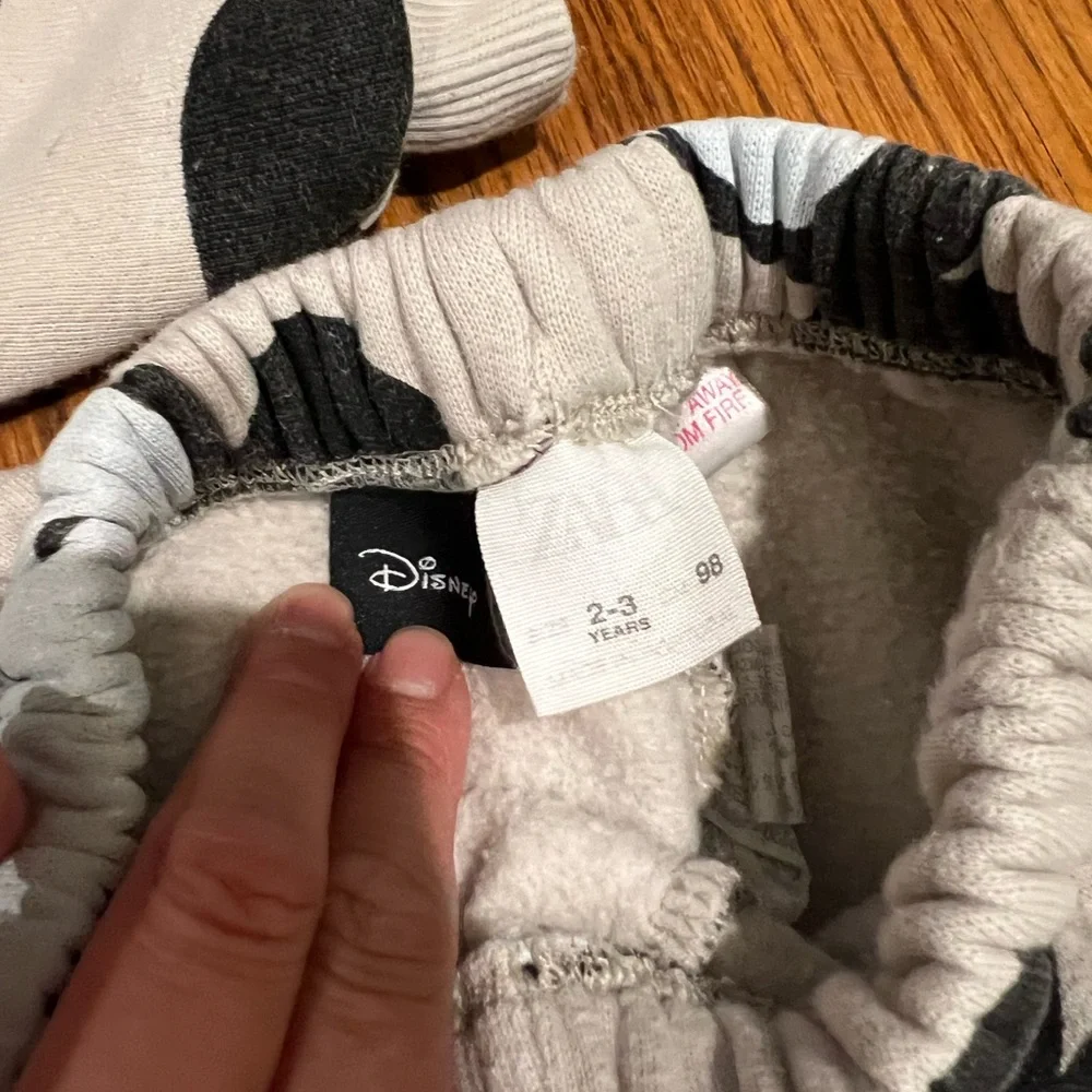 Zara x Disney Mickey Sweatshirt & Joggers Set - Picture 4 of 10